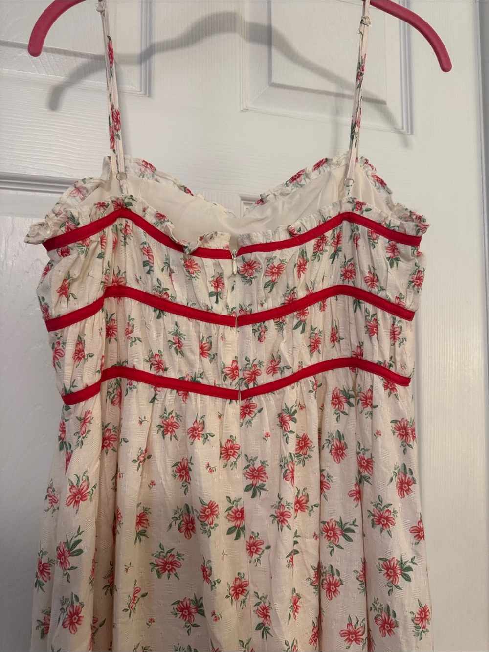 Storia Cream and Floral Print Textured Dress with Red Bow Detail - Picture 7 of 9